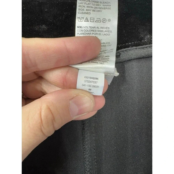 Chico’s Pants Womens 0.5 (S/6) Black Sequin Velvet Tapered Ankle Pull-On Hi Rise - Picture 6 of 11